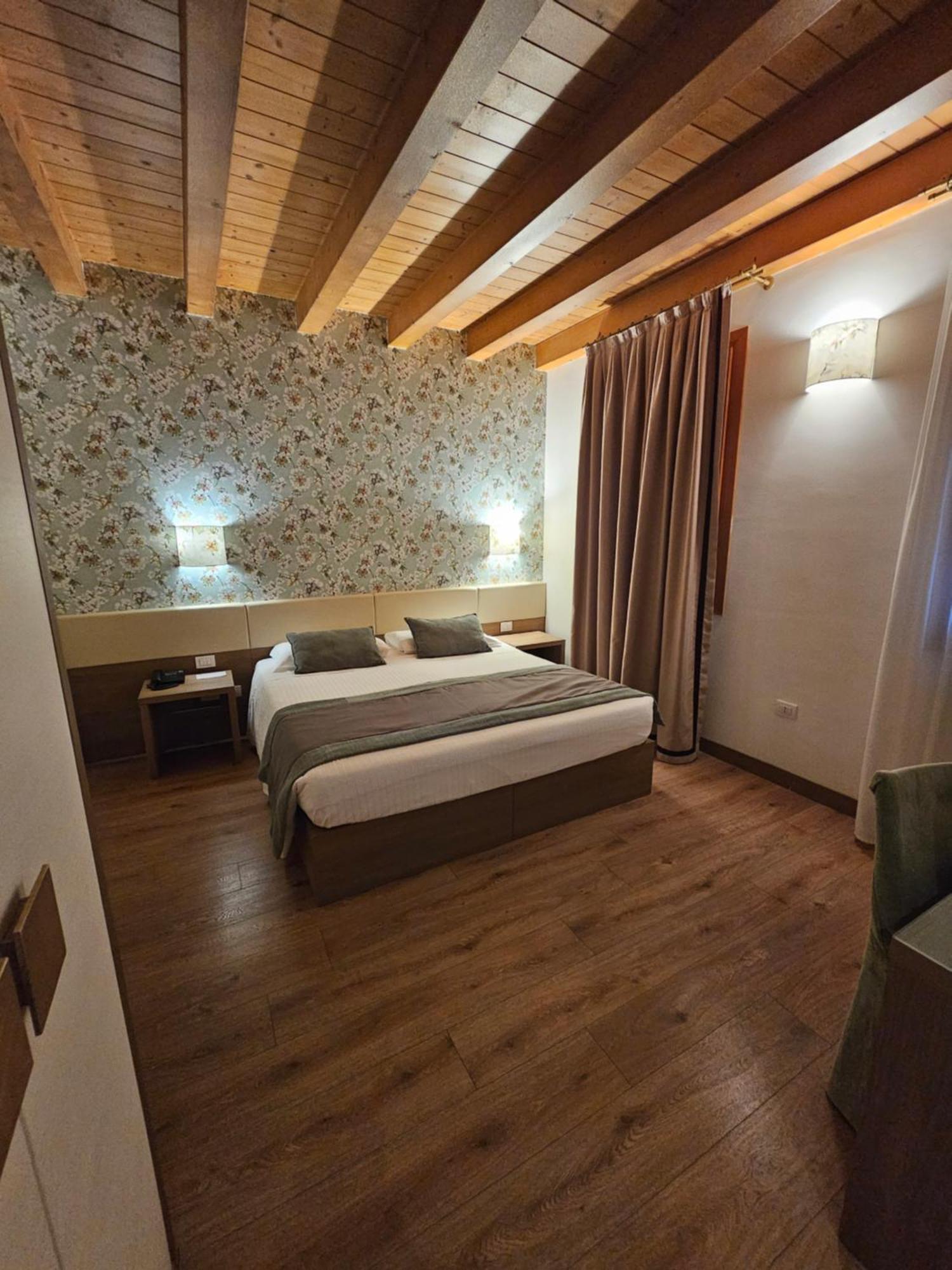 Unahotels Eco Costanza Venezia 3*