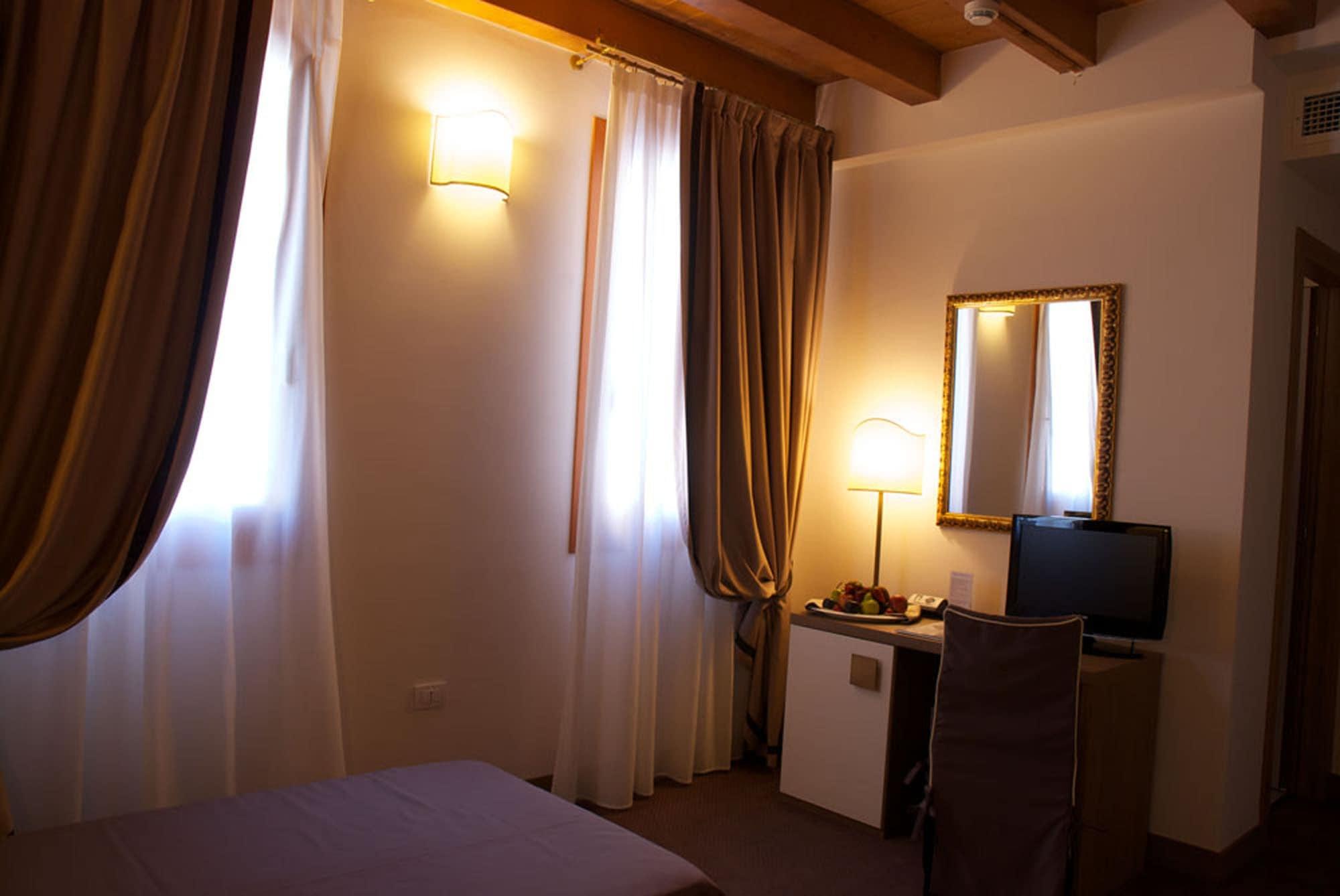 Unahotels Eco Costanza Venezia Hotel