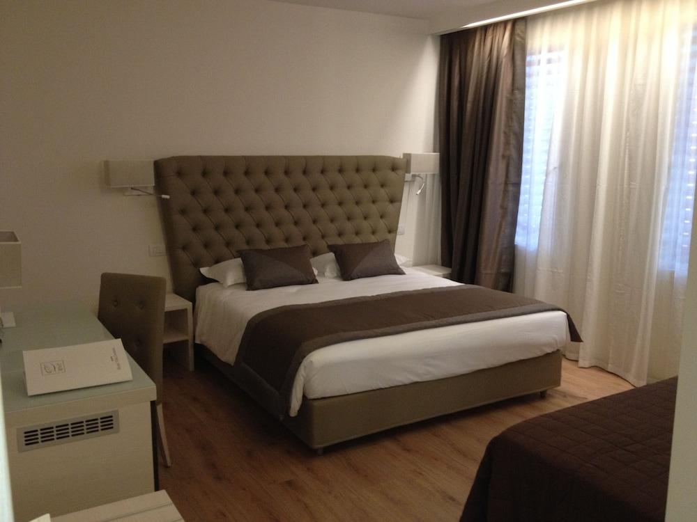 Unahotels Eco Costanza Venezia Hotel 3*